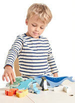 Load image into Gallery viewer, Wooden Sea/Ocean Creatures &amp; Shelf Set
